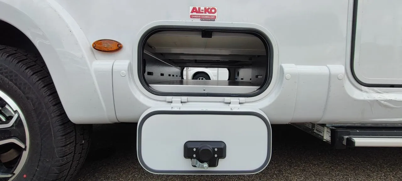 Camping-car - Rapido - 8096 DF 