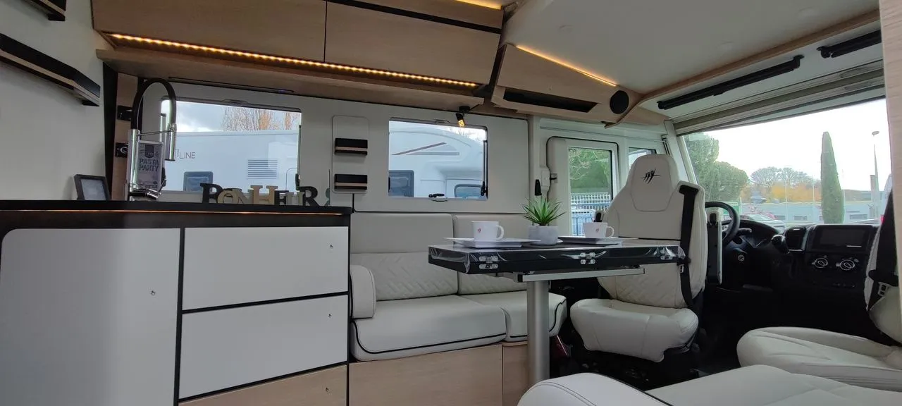 Camping-car - Rapido - 8096 DF 