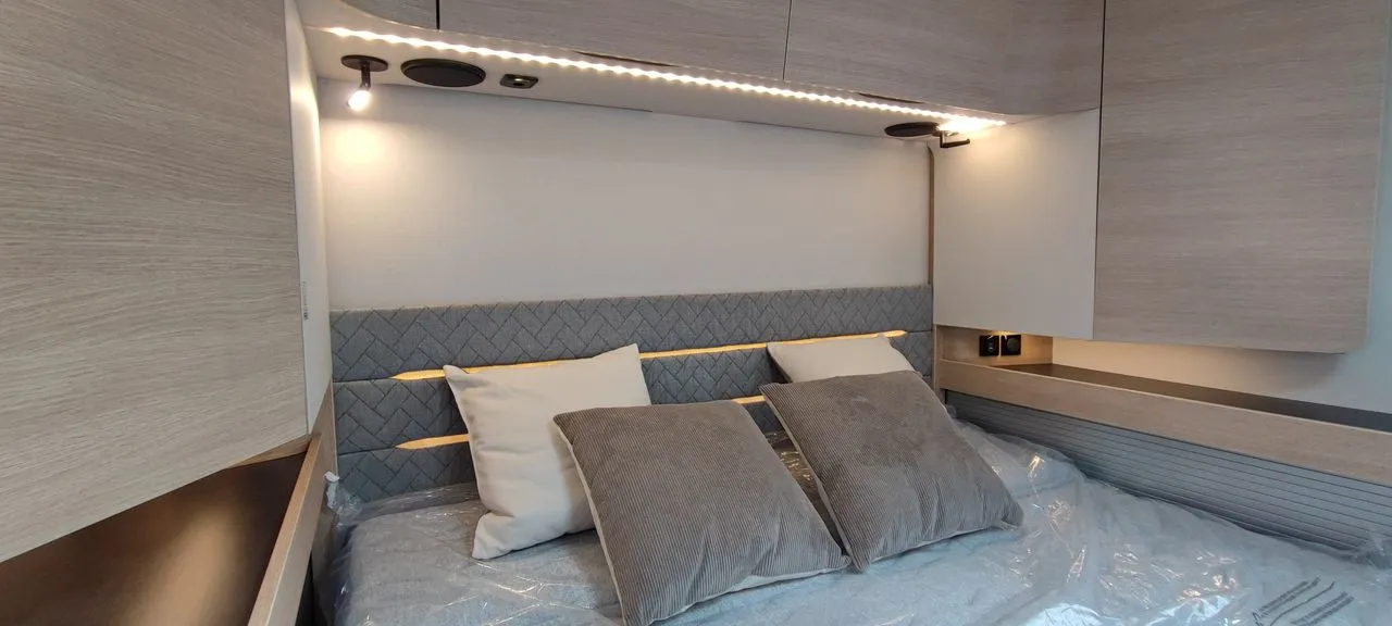 Camping-car - Rapido - 8096 DF 