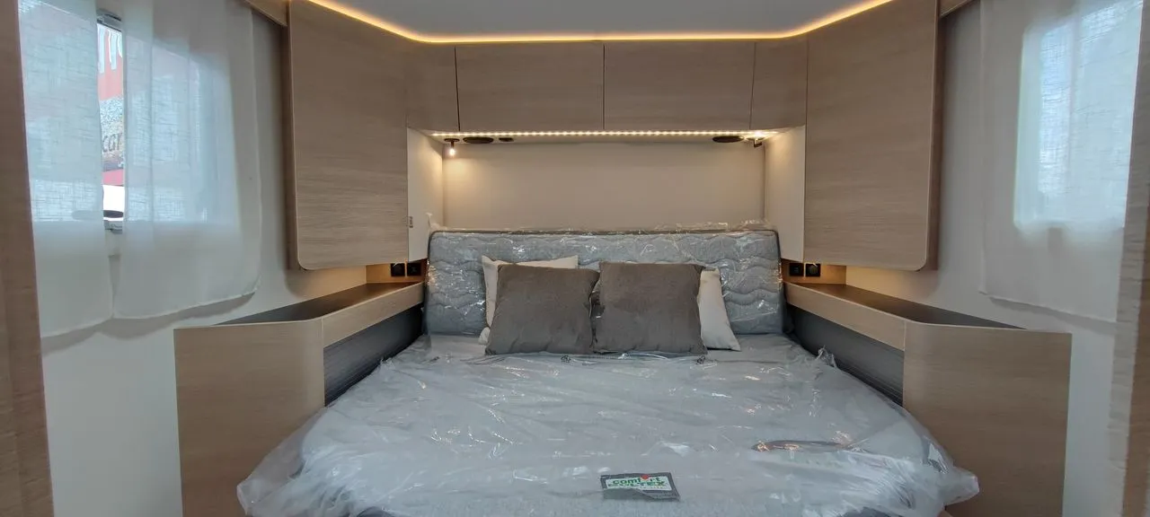 Camping-car - Rapido - 8096 DF 