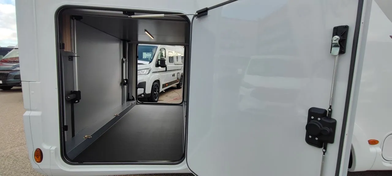 Camping-car - Rapido - 8096 DF 