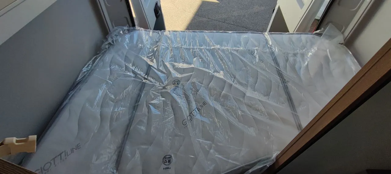 Fourgon aménagé - Giottiline - 54 T PREMIERE EDITION 