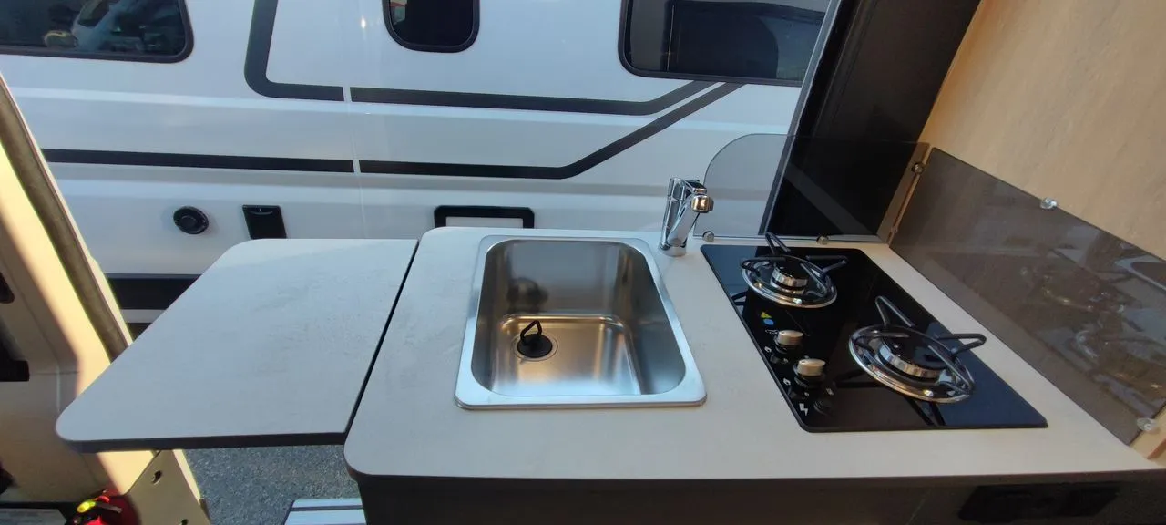 Fourgon aménagé - Giottiline - 54 T PREMIERE EDITION 