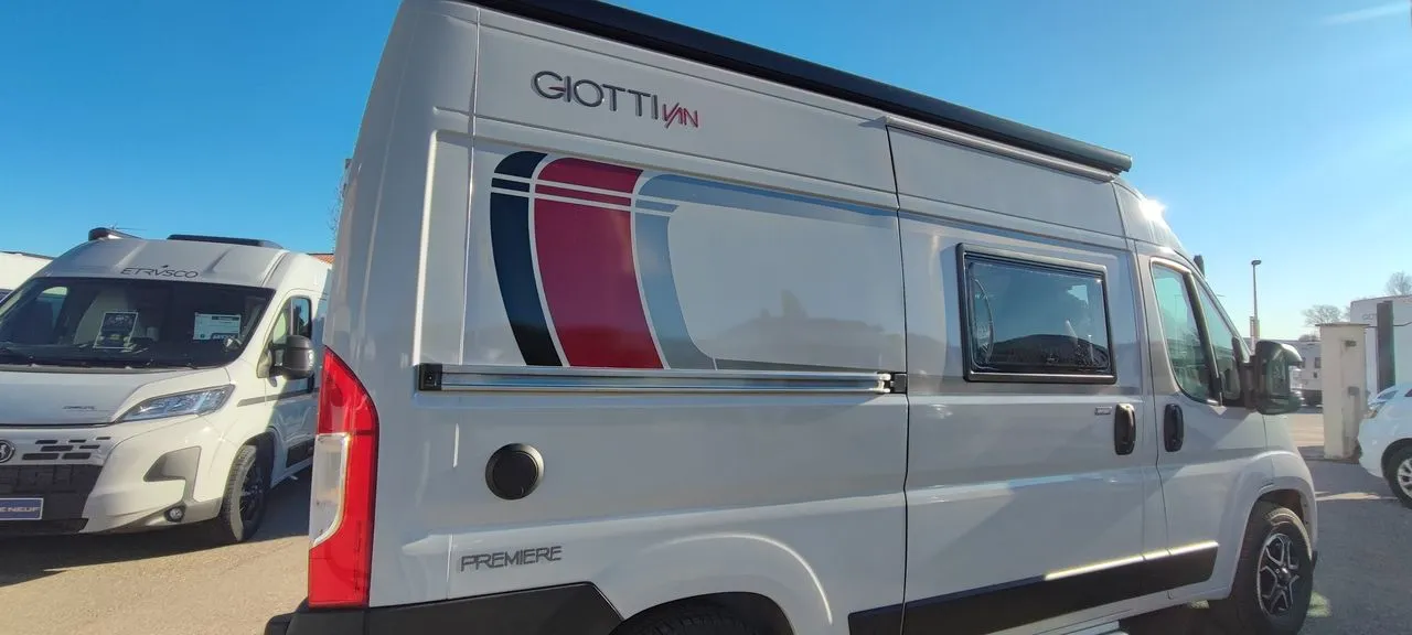 Fourgon aménagé - Giottiline - 54 T PREMIERE EDITION 