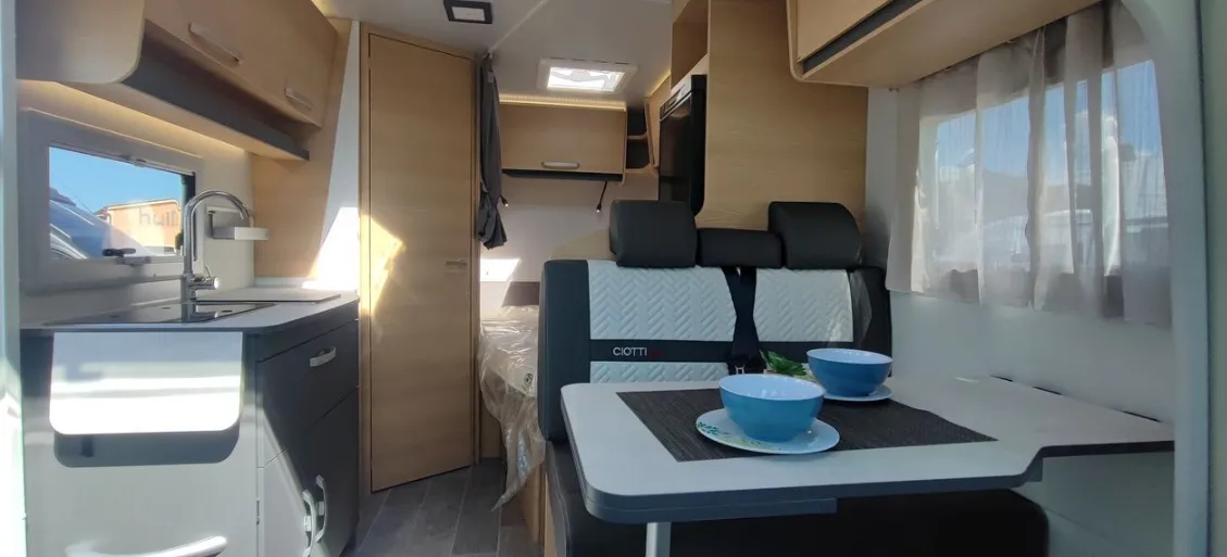 Camping-car - Giottiline - 330 