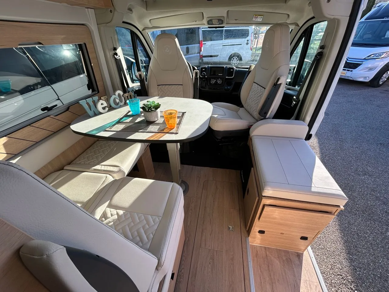 FAMILY VAN  