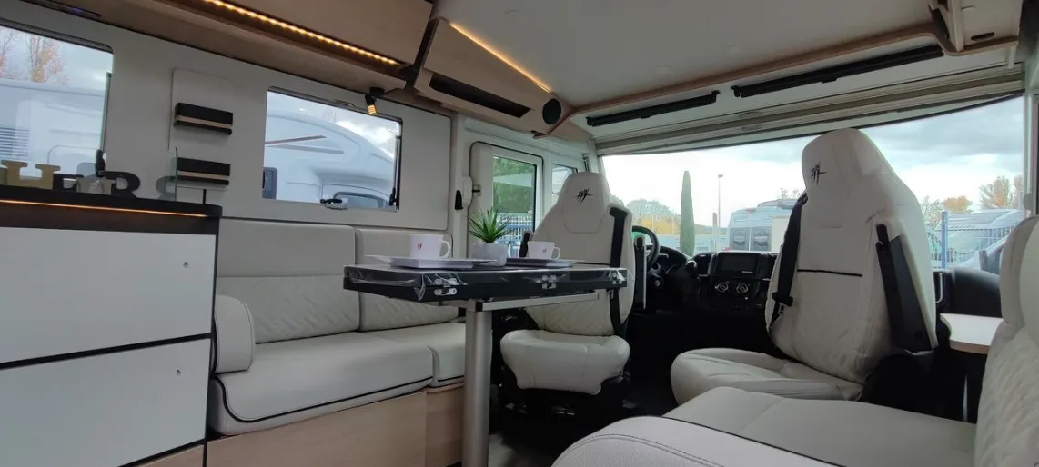 Camping-car - Rapido - 8096DF DOUBLE PLANCHER ET CHASSIS 