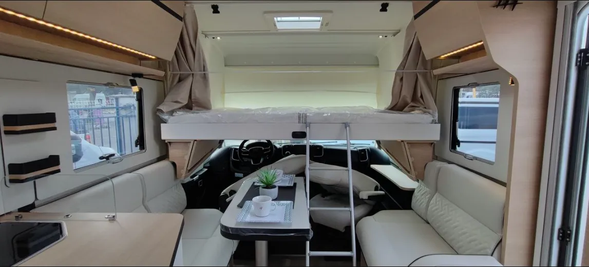 Camping-car - Rapido - 8096DF DOUBLE PLANCHER ET CHASSIS 