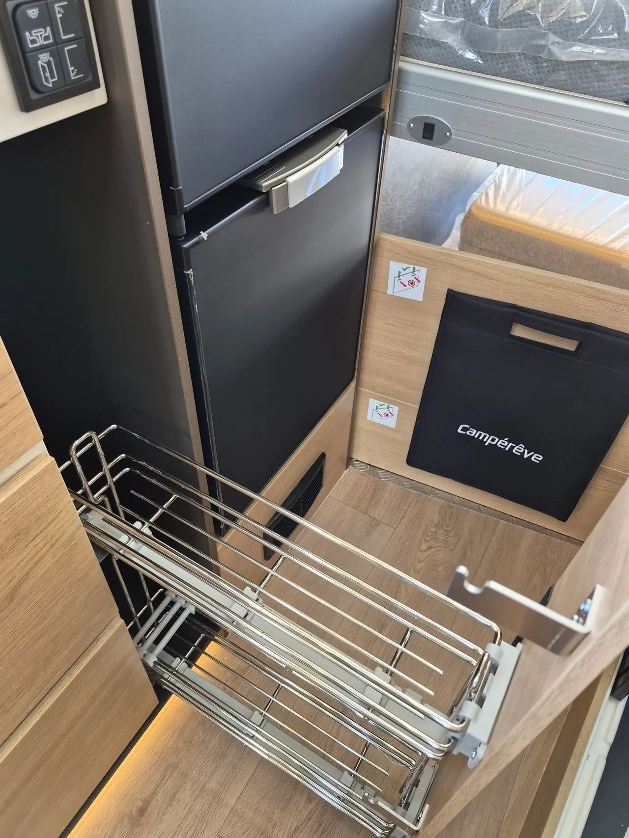 Fourgon aménagé - Campereve - LIFT VAN SAPHIR 