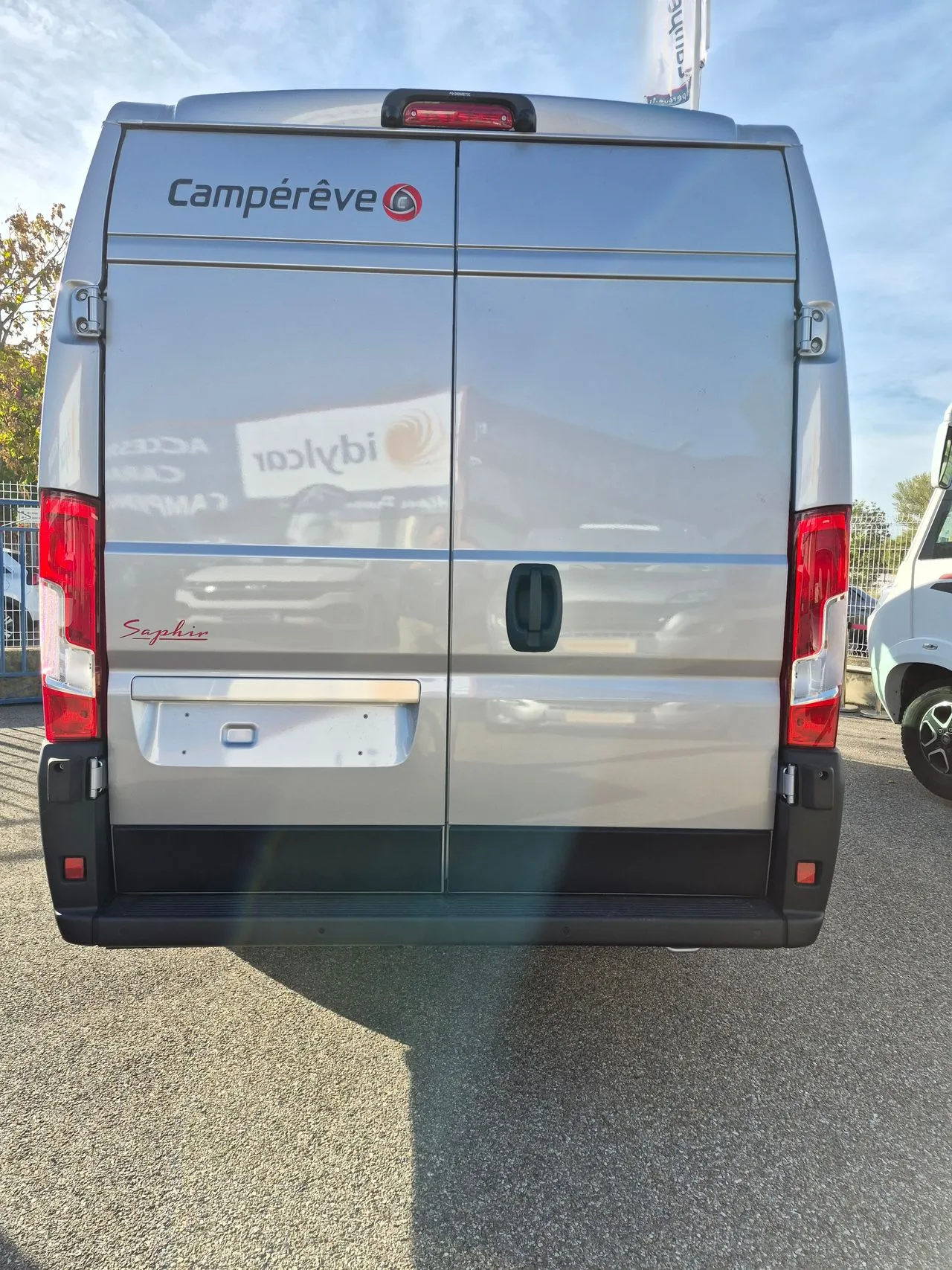 Fourgon aménagé - Campereve - LIFT VAN SAPHIR 