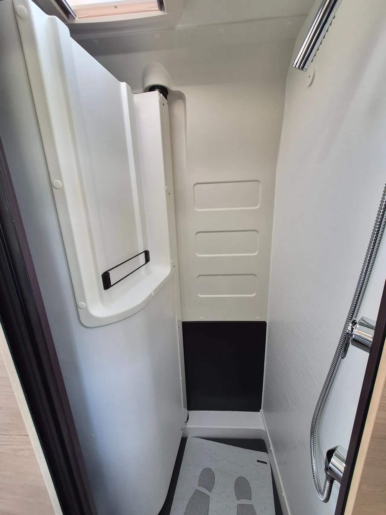 Fourgon aménagé - Campereve - LIFT VAN SAPHIR 