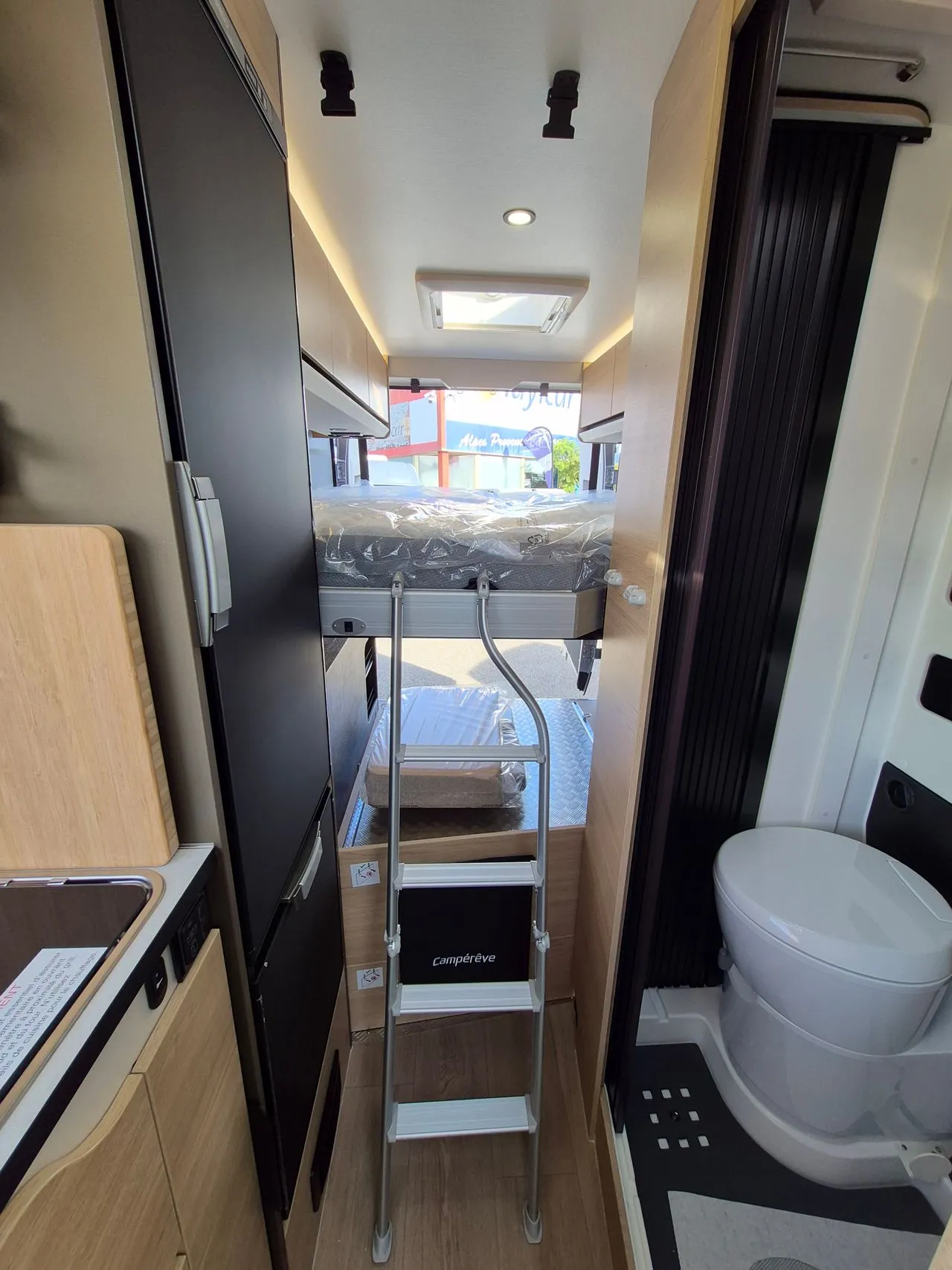 Fourgon aménagé - Campereve - LIFT VAN SAPHIR 
