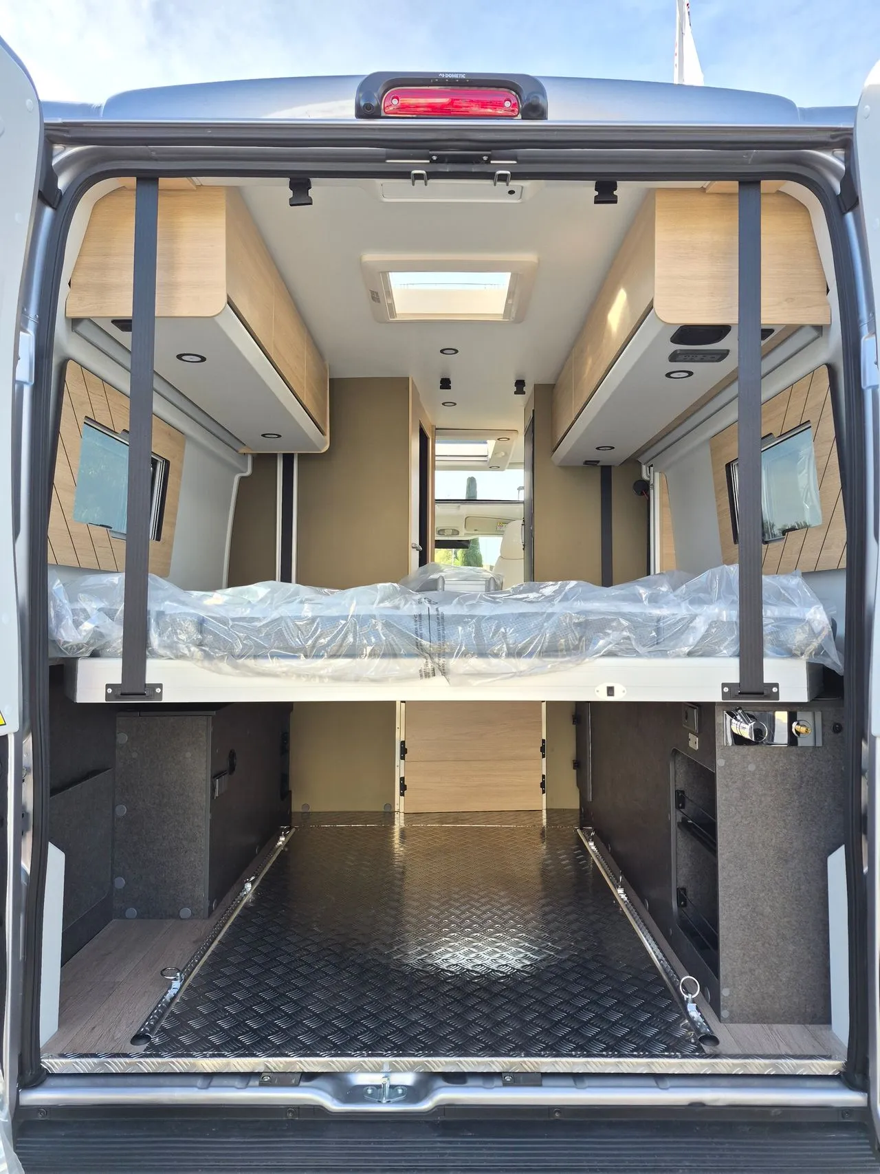Fourgon aménagé - Campereve - LIFT VAN SAPHIR 