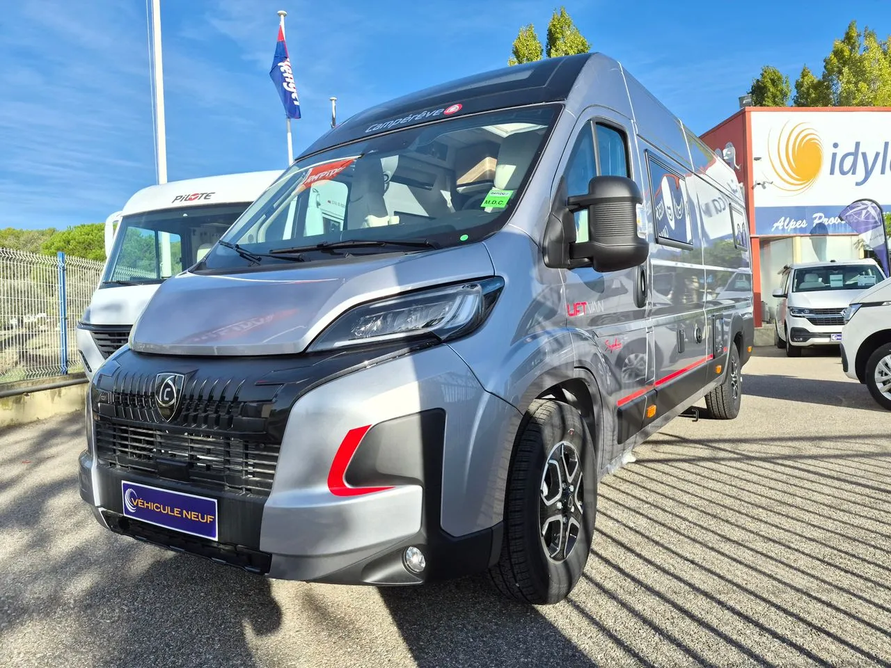 Fourgon aménagé - Campereve - LIFT VAN SAPHIR 