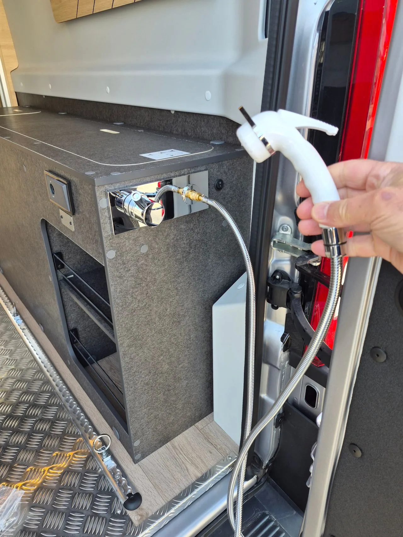 Fourgon aménagé - Campereve - LIFT VAN SAPHIR 