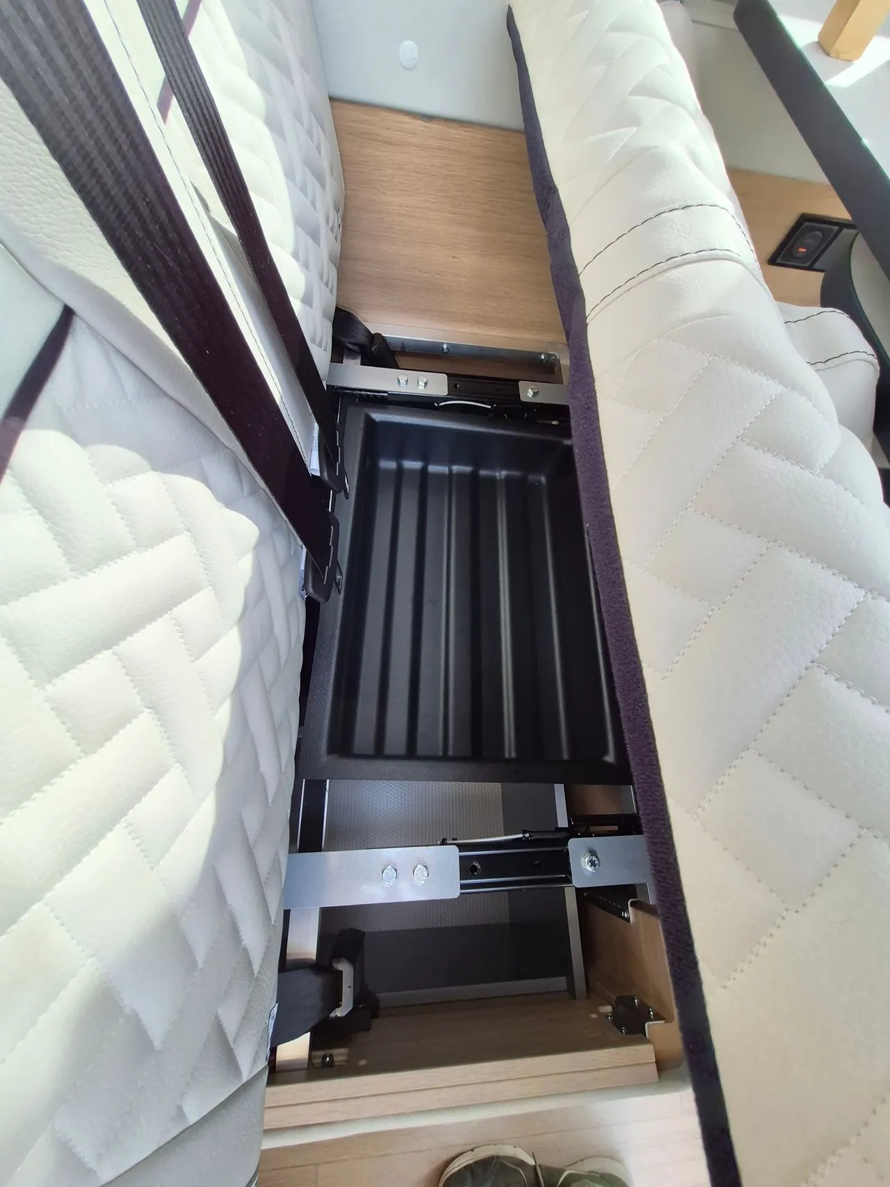 Fourgon aménagé - Campereve - LIFT VAN SAPHIR 