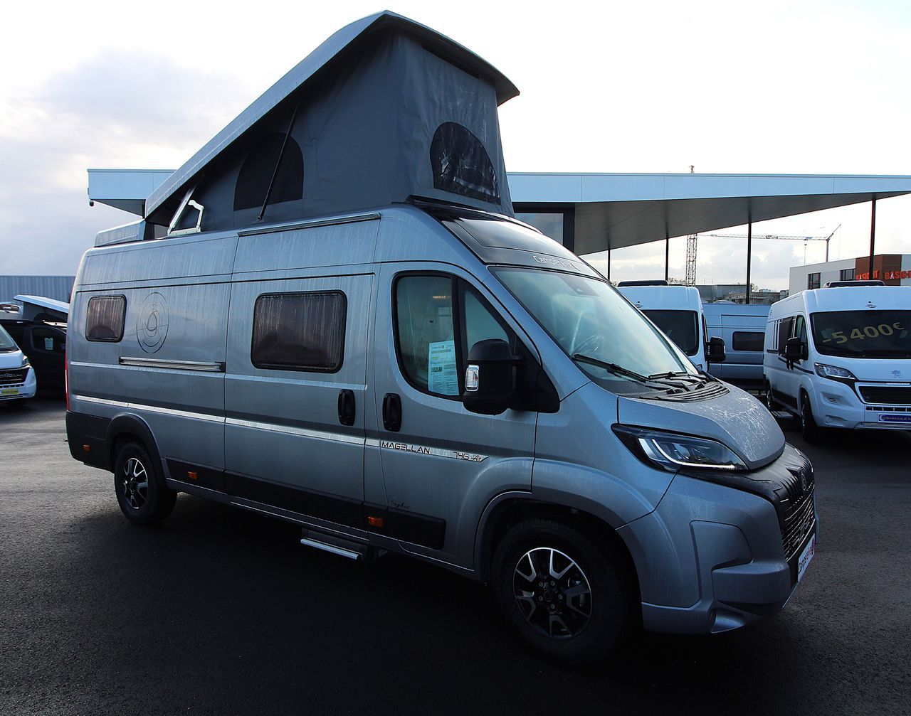 Camping-car CAMPEREVE MAGELLAN 746 AIR SAPHIR