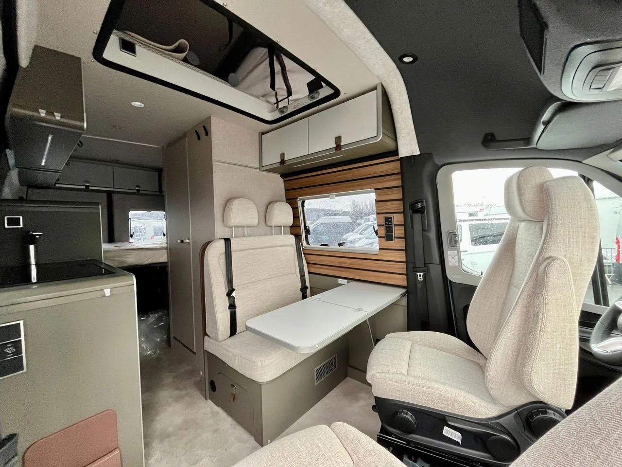 Fourgon aménagé - Hymer Camper Vans - GRAND CANYON S 600