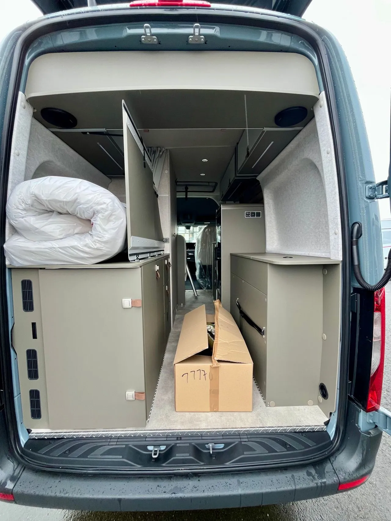 Fourgon aménagé - Hymer Camper Vans - GRAND CANYON S 600