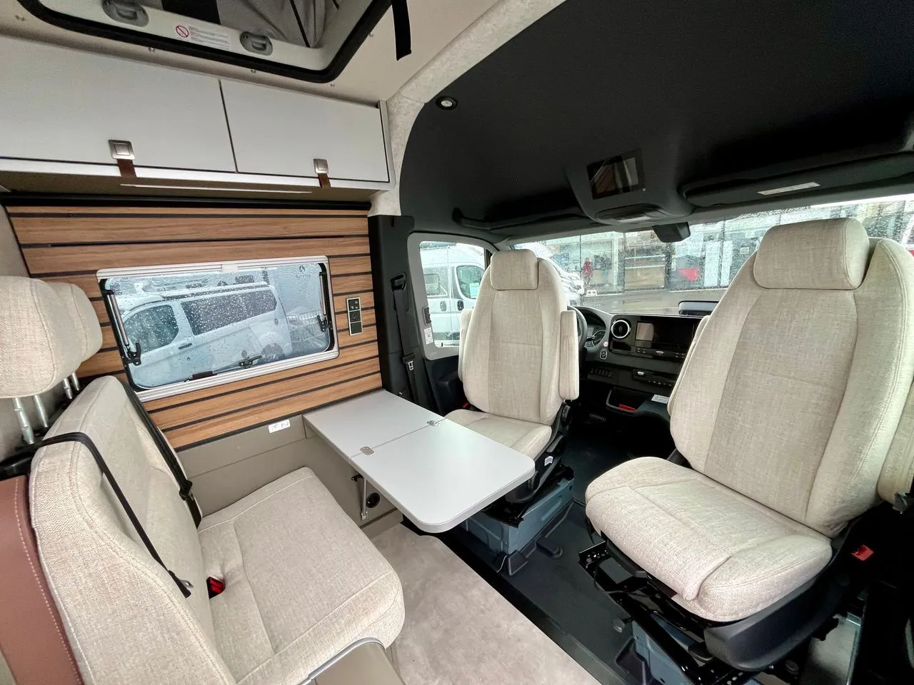 Fourgon aménagé - Hymer Camper Vans - GRAND CANYON S 600
