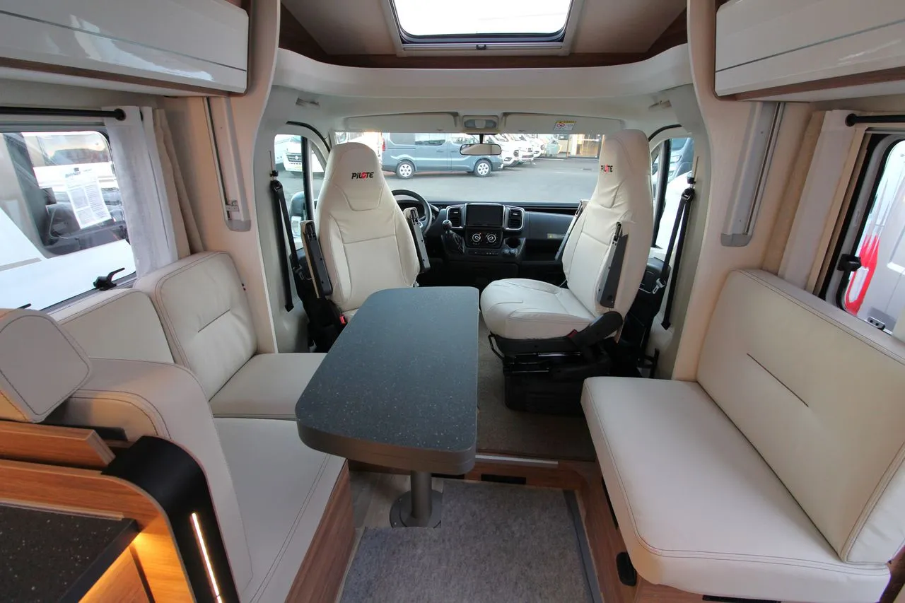 Camping-car - Pilote - P 726 FC EVIDENCE - 2025