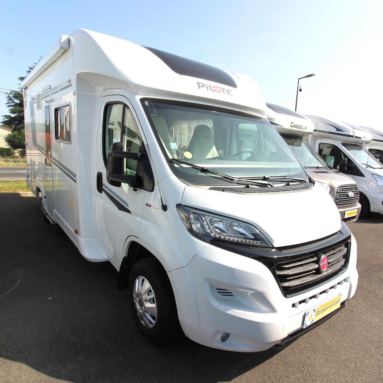 Camping-car PILOTE P 696 D ESSENTIEL