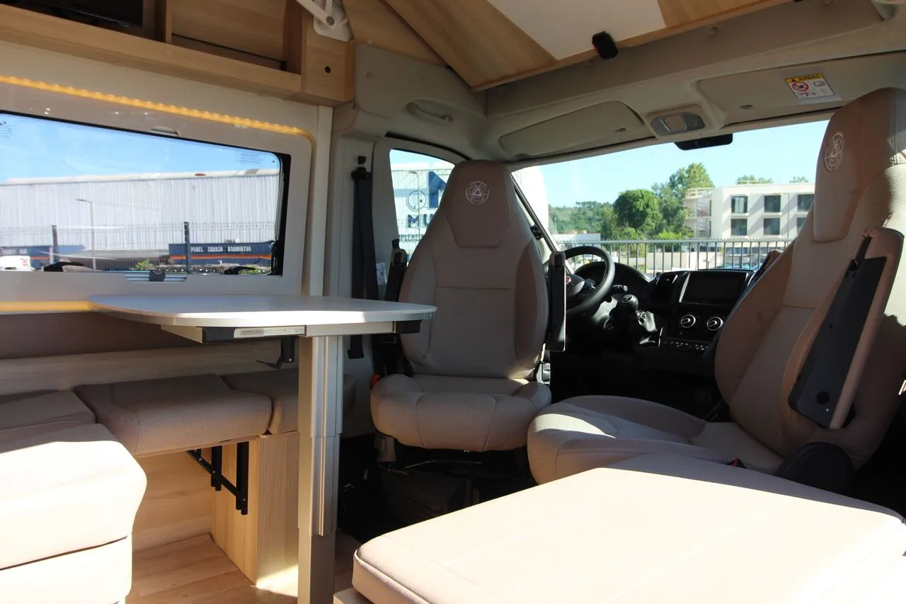 FAMILY VAN