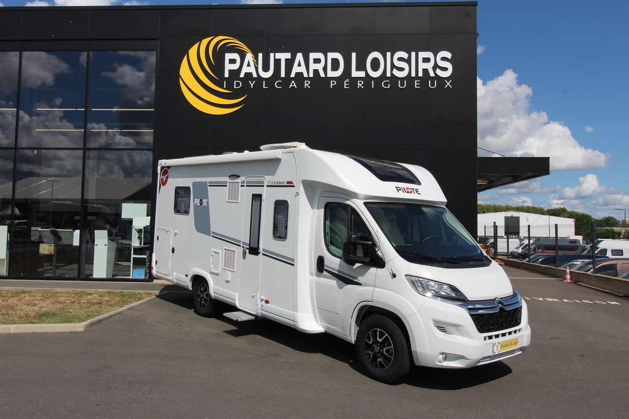 Camping-car PILOTE P 726 FC EVIDENCE