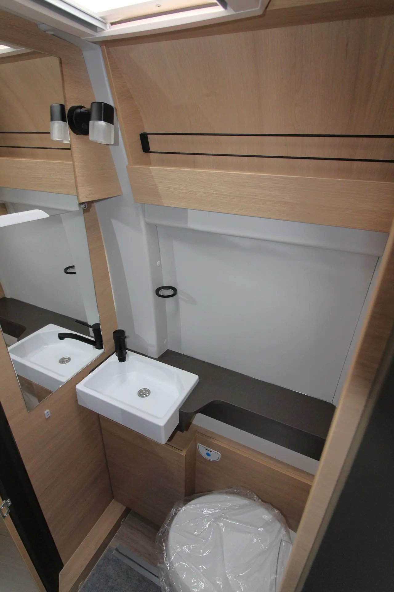 Fourgon aménagé - Campereve - MAGELLAN 643 - 2026