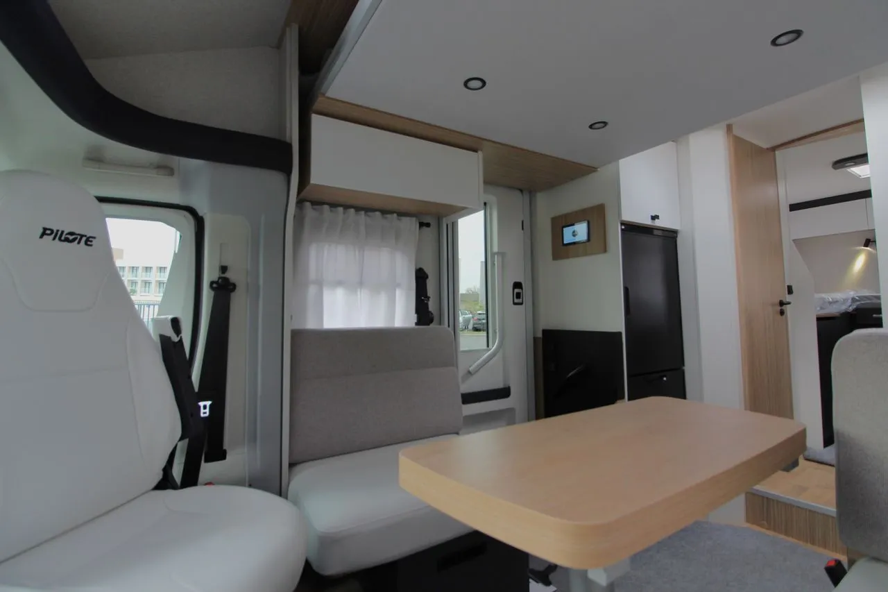 Camping-car - Pilote - P740 FC EVIDENCE - 2026