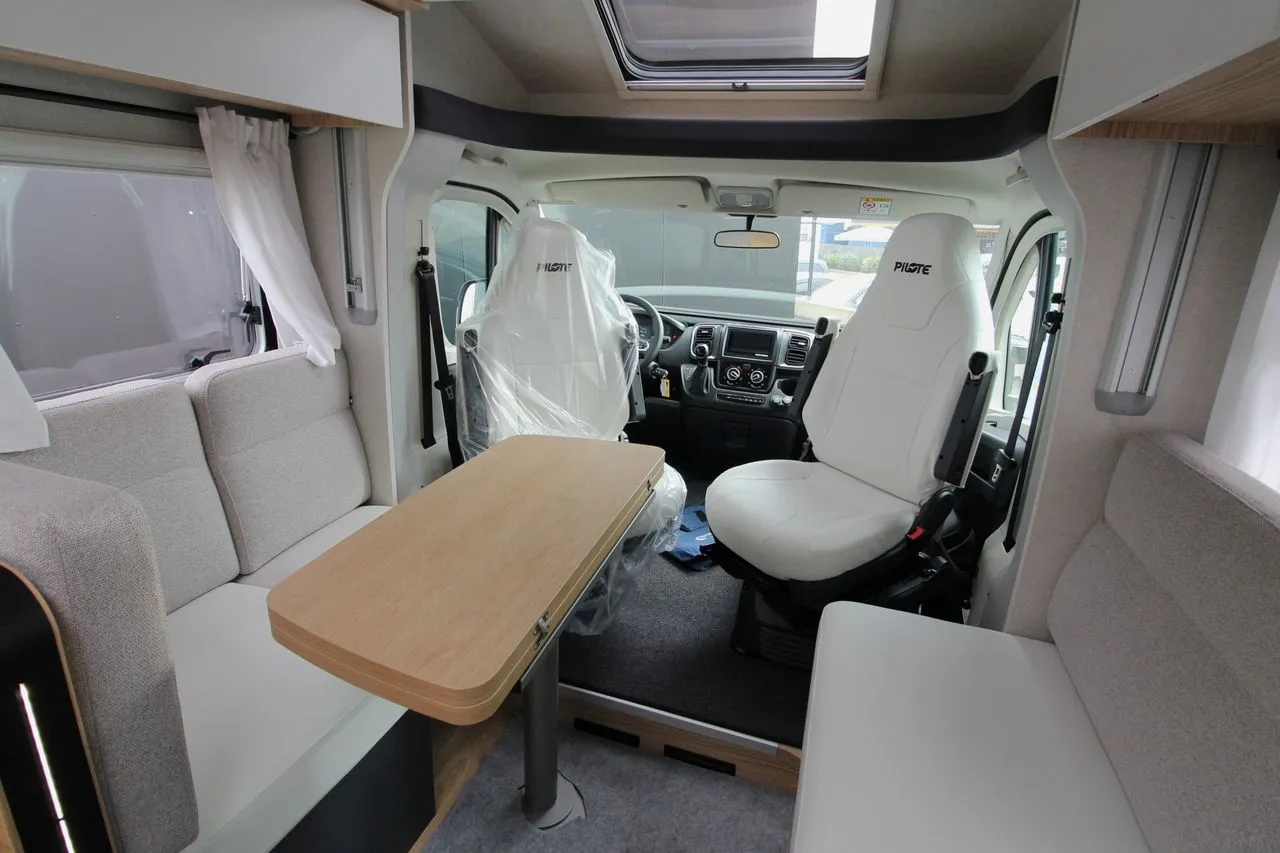 Camping-car - Pilote - P 740 FGJ EVIDENCE - 2026