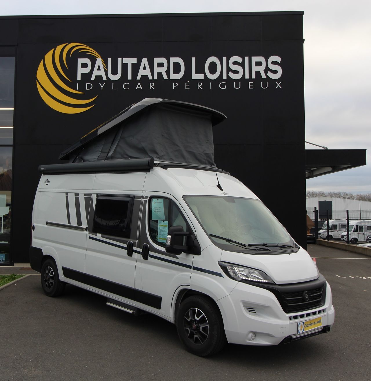 Camping-car CARADO CV 600 PRO TOIT RELEVABLE