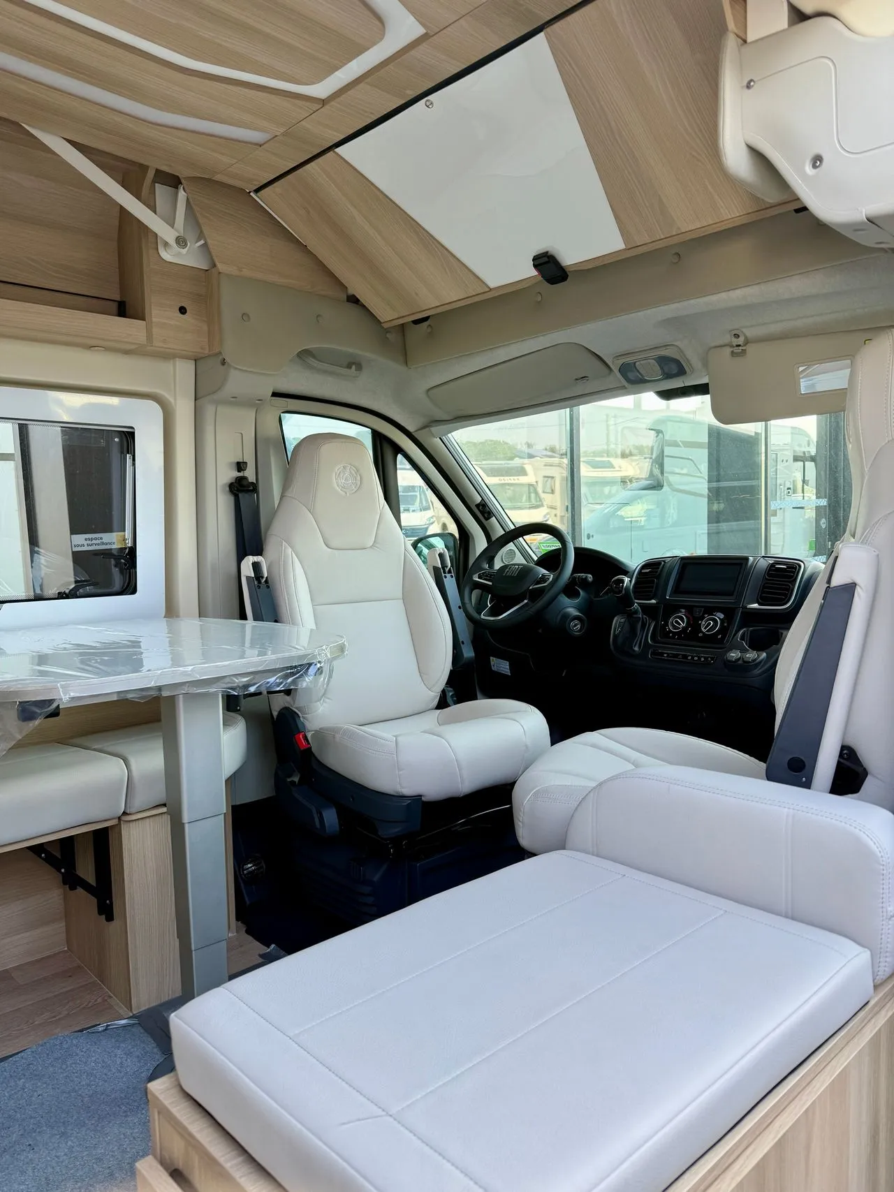 Fourgon aménagé - Campereve - FAMILYVAN - 2026