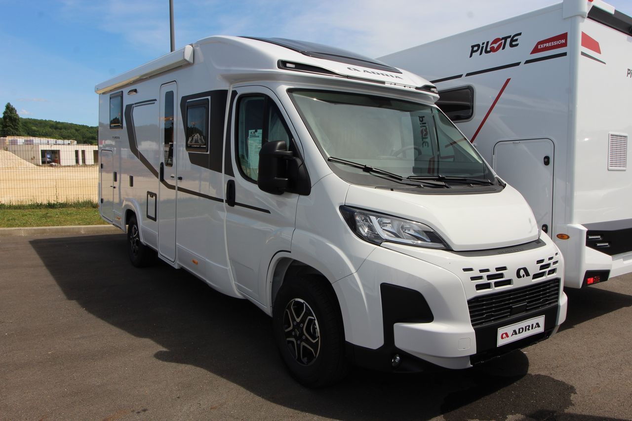 Camping-car ADRIA COMPACT SELECT DC