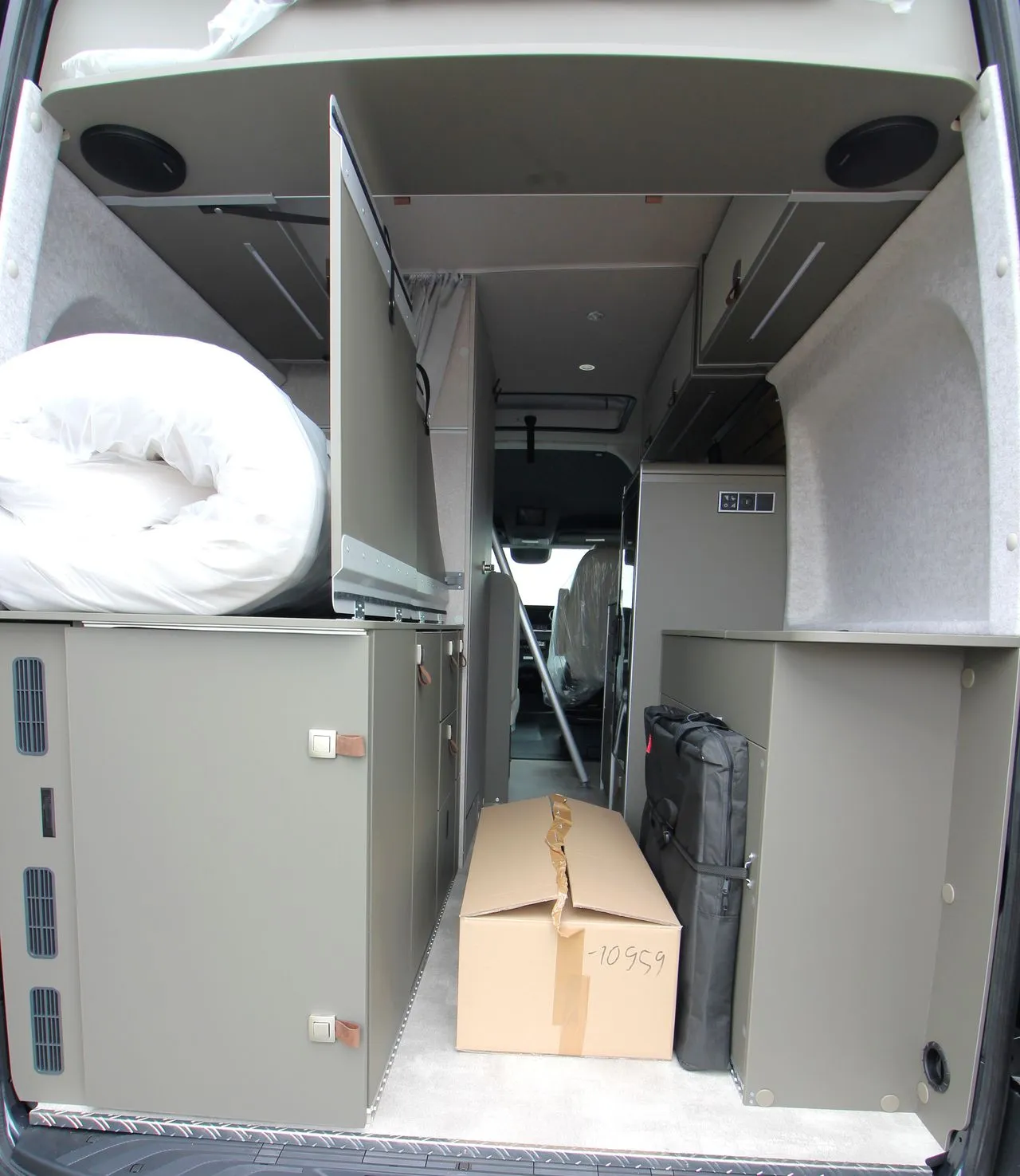 Fourgon aménagé - Hymer Camper Vans - GRAND CANYON S CROSSOVER - 2026