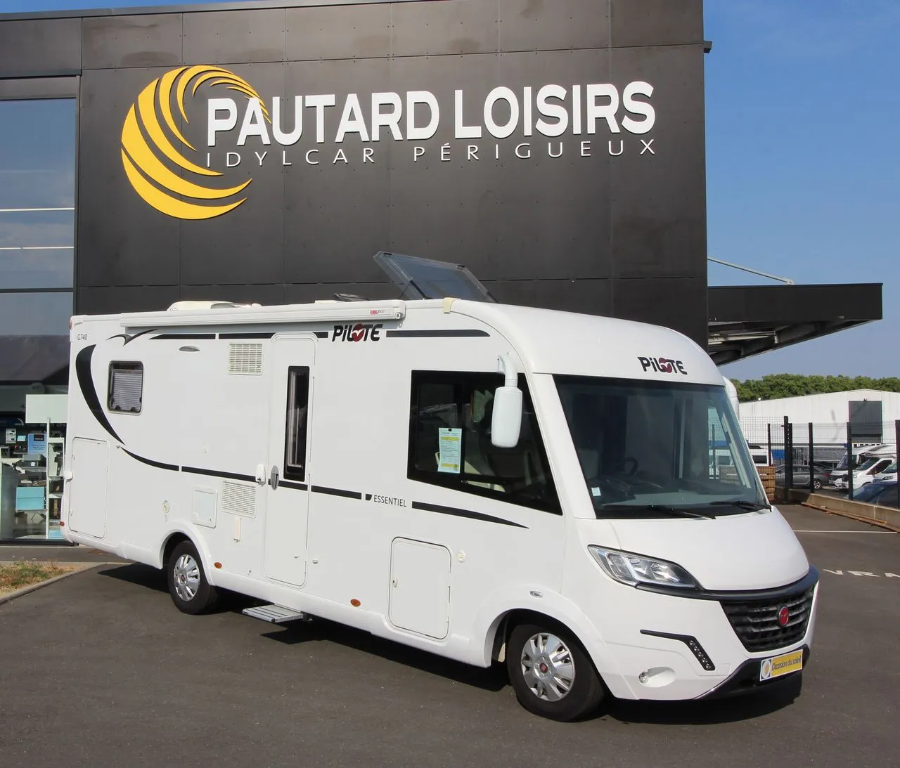 Camping-car occasion – Intégral — Camping-car profilé