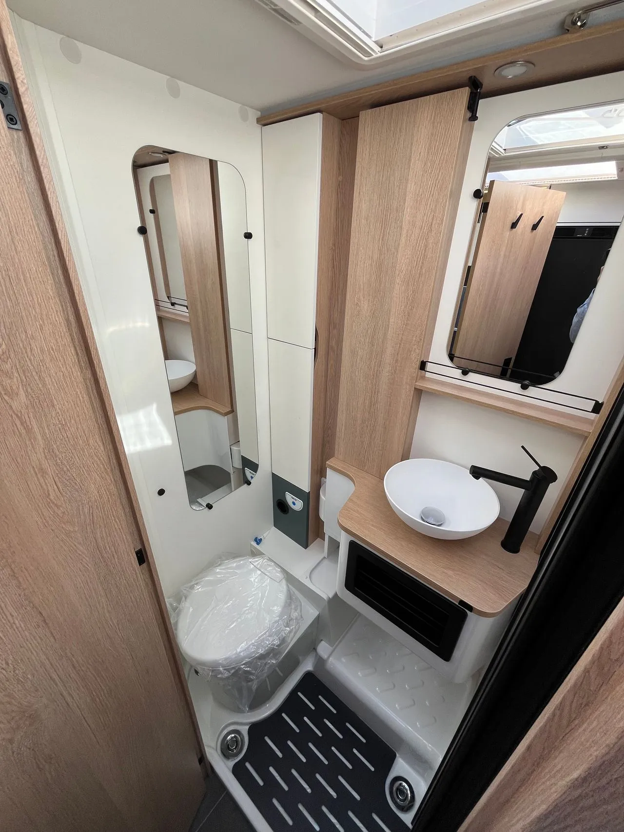 Camping-car - Pilote - ATLAS A 690 GJ - 2027