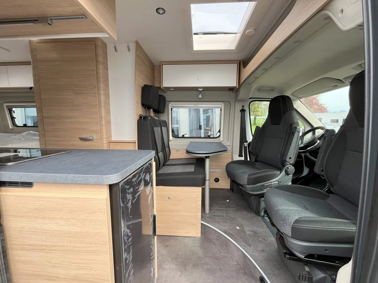 Fourgon aménagé - Possl - Roadcar R 640 - 2025