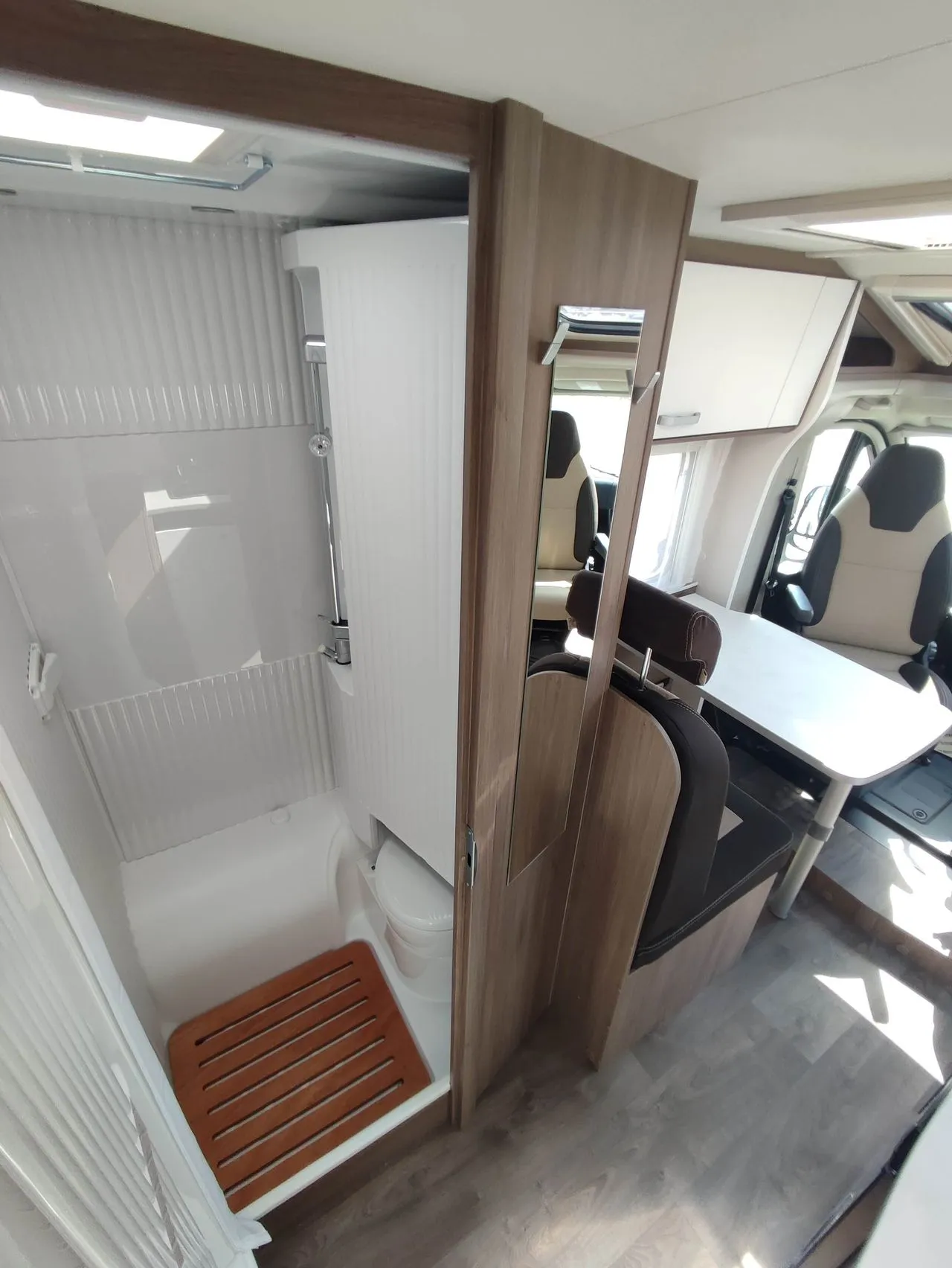 Camping-car - Carado - V337 - 2024