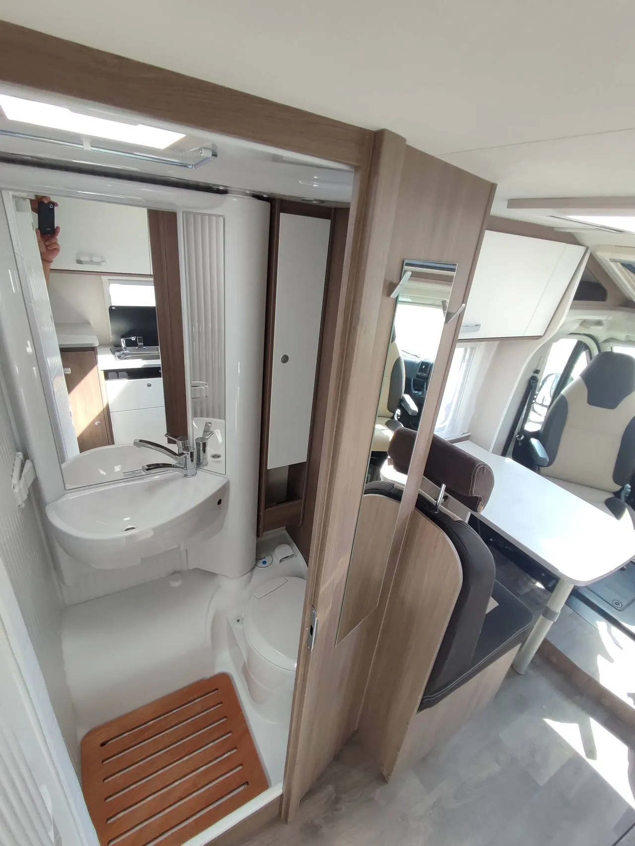 Camping-car - Carado - V337 - 2024
