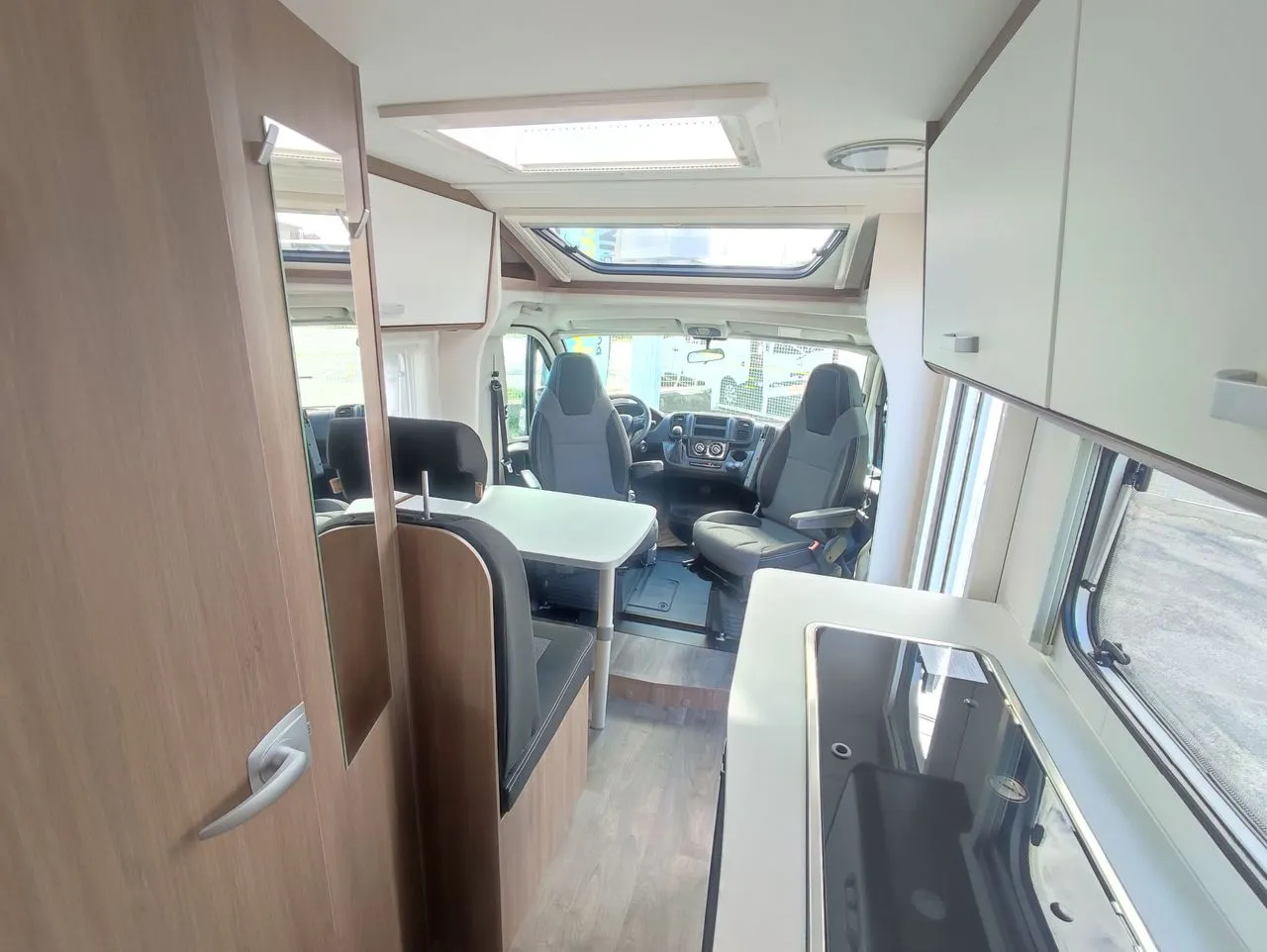 Camping-car - Carado - V337 - 2024