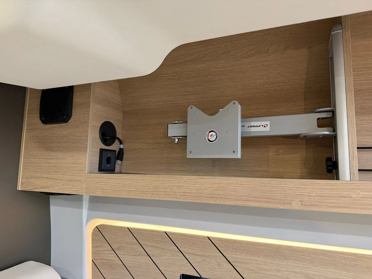 Fourgon aménagé - Campereve - CAMPER VAN XL - 2027