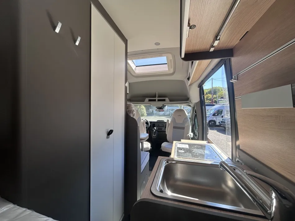 Fourgon aménagé - LMC - INNOVAN BOITE AUTOMATIQUE NEW EDITION 590 - 2022