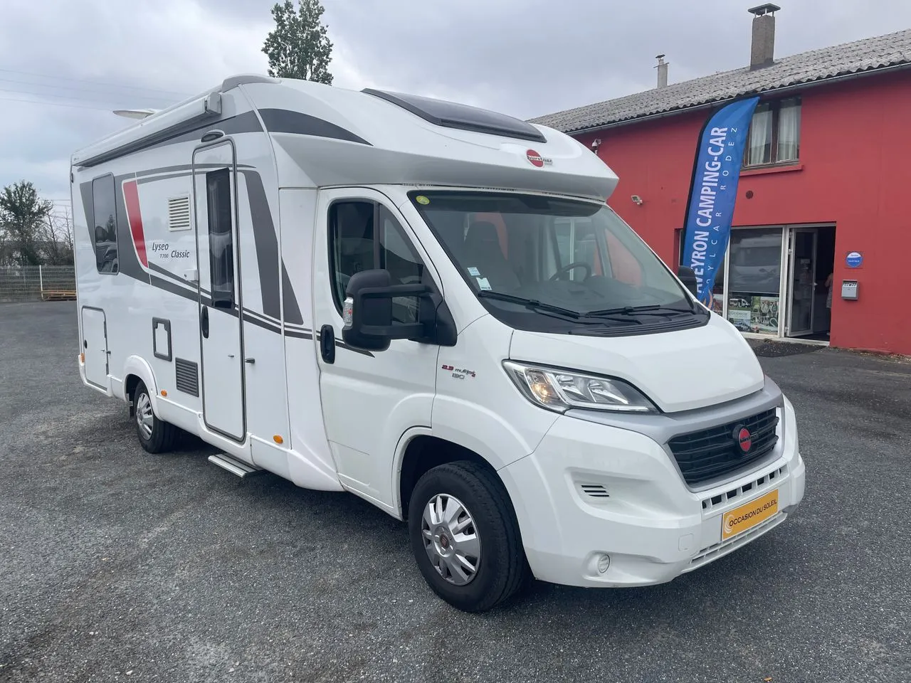 Camping-car occasion – Profilé — Camping-car profilé