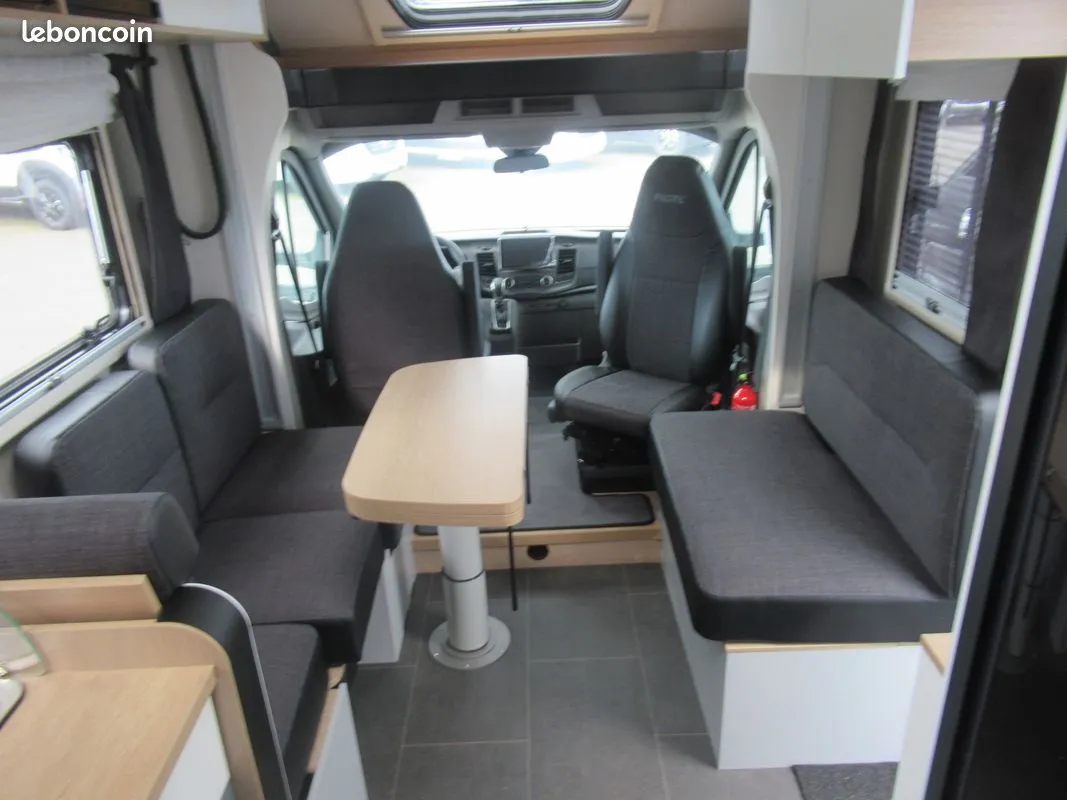 Camping-car - Pilote - a696 - 2024