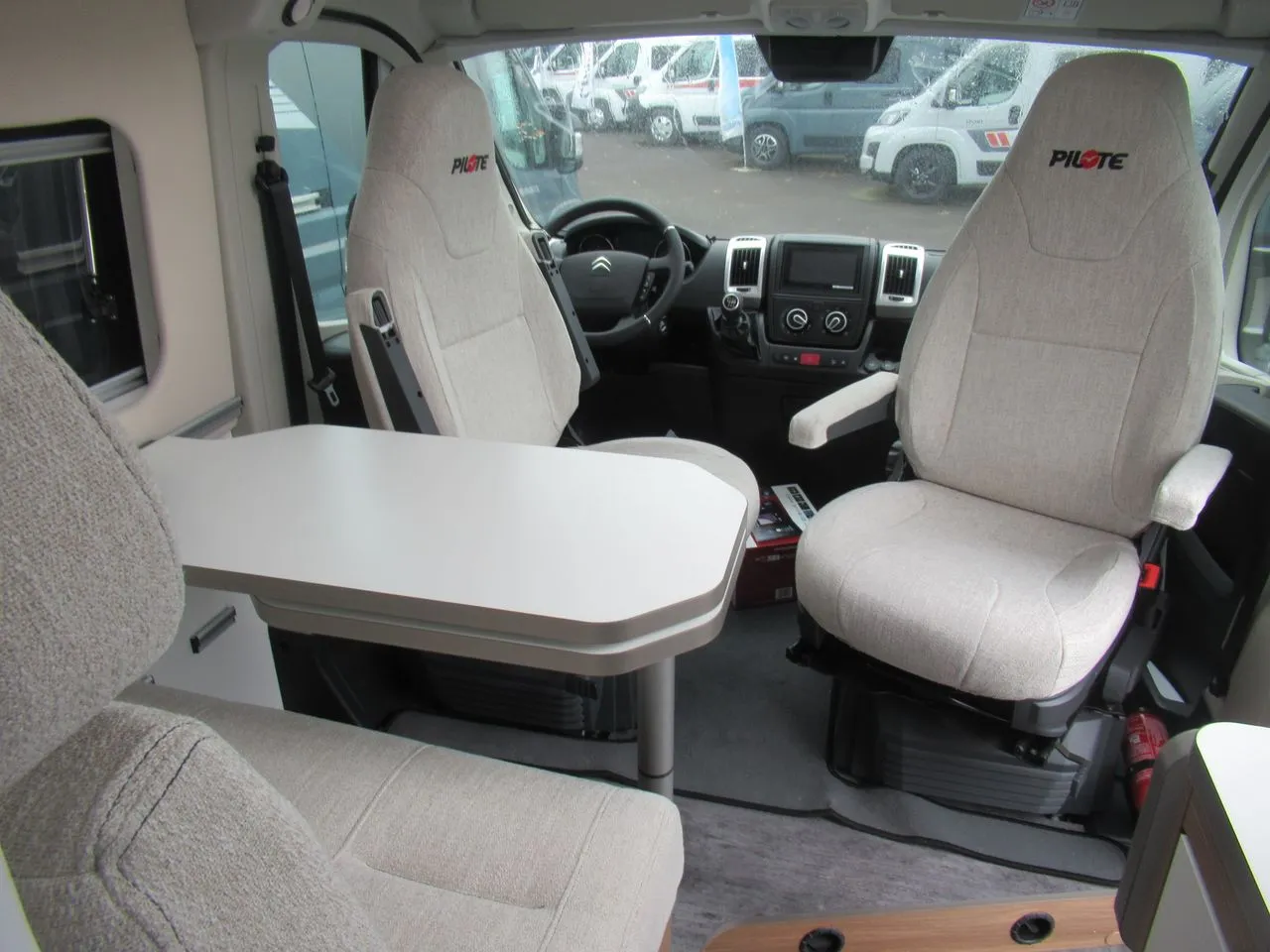 Fourgon aménagé - Pilote - v600 - 2024