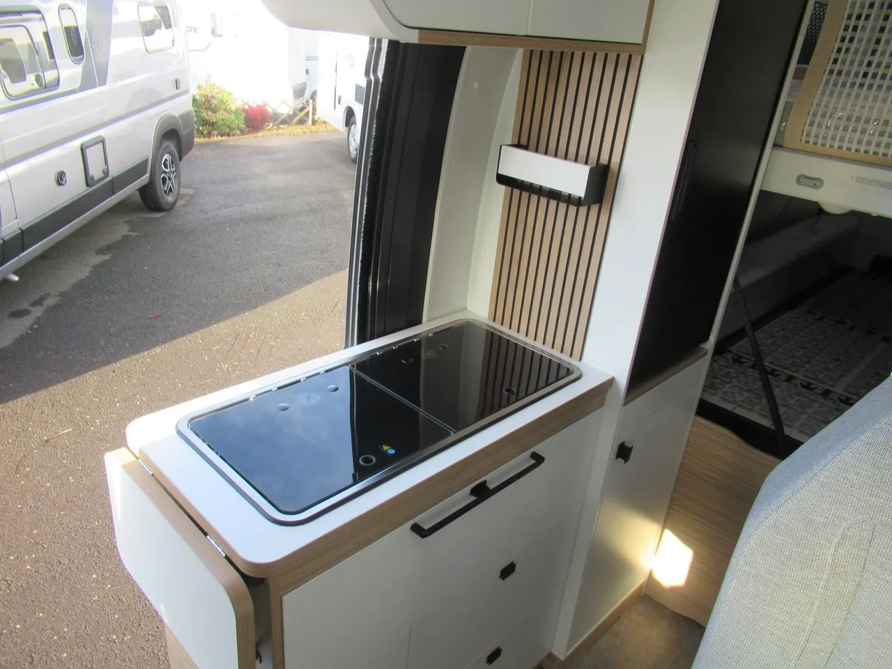 Fourgon aménagé - Pilote - V633M - 2026