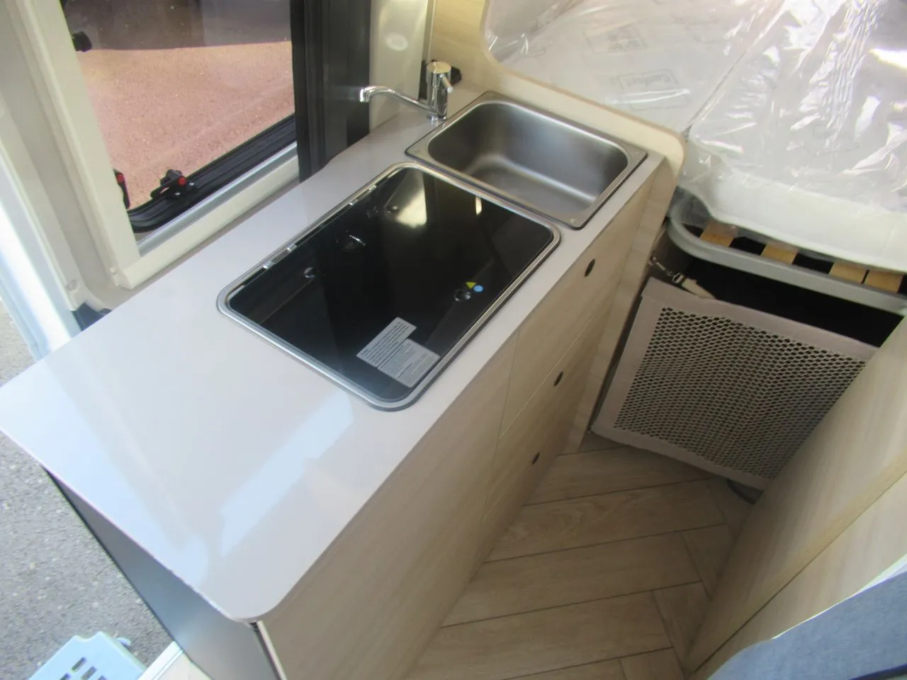 Fourgon aménagé - Challenger - v144s - 2026