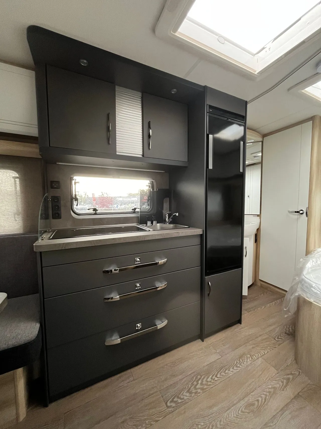 DE LUXE 460 UFE