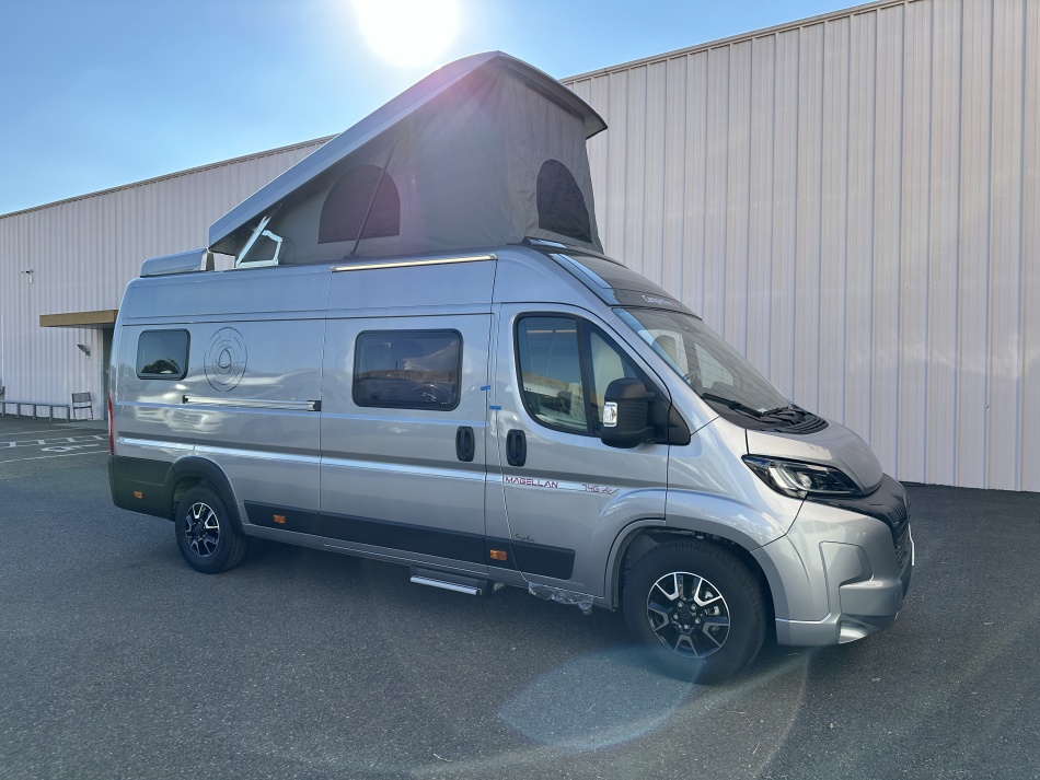 Camping-car CAMPEREVE MAGELLAN 746 AIR SAPHIR